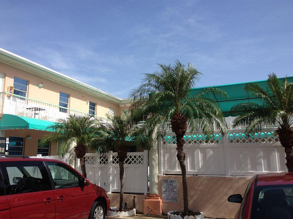 The Blue Wave Hotel Hollywood Exterior photo